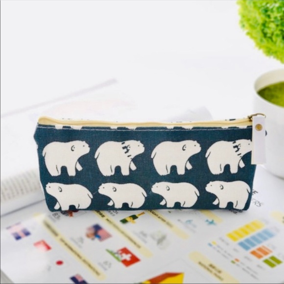 Handbags - 2/$15❗️Polar Bear Makeup Case Pouch
